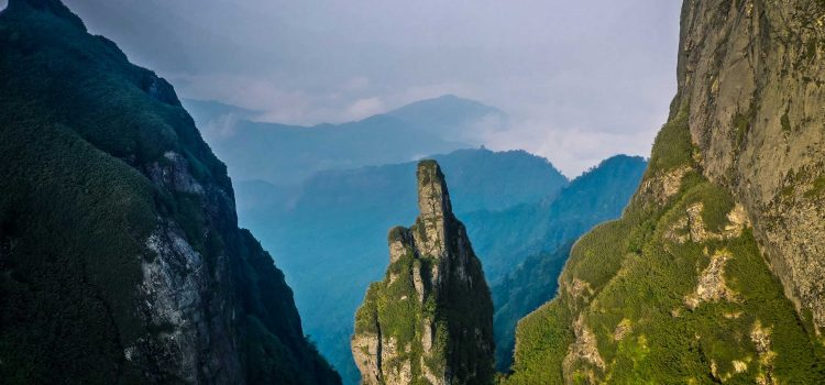Núi Ngũ Chỉ Sơn – Ngọn núi thách thức cả vùng trời Tây Bắc