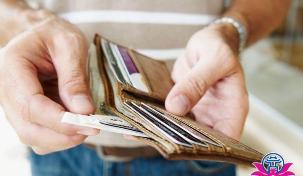 Giải đáp chi tiết “Đi du lịch châu Âu được mang bao nhiêu tiền”?