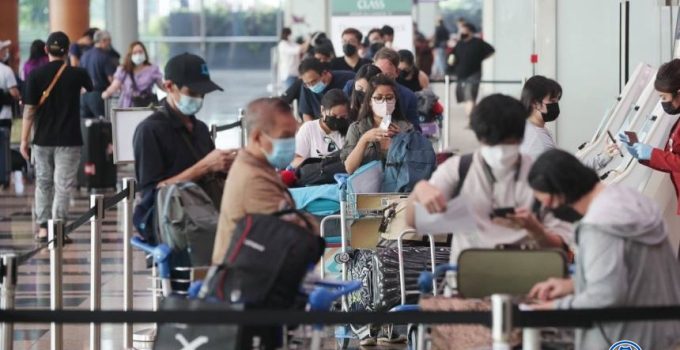 Singapore, Malaysia chật kín du khách nhập cảnh ngày đầu miễn cách ly