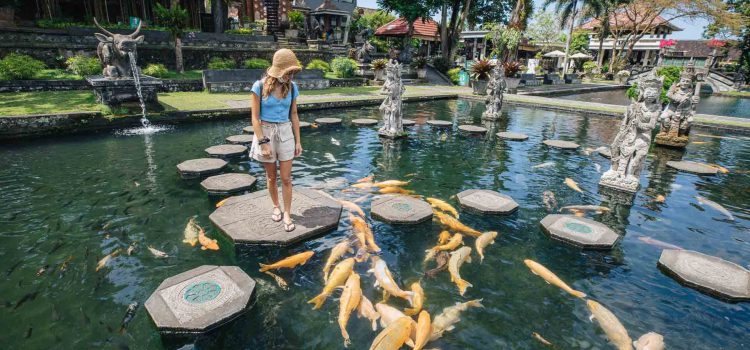 Cung điện nước Tirta Gangga- Thiên đường cá Koi ở đảo Bali