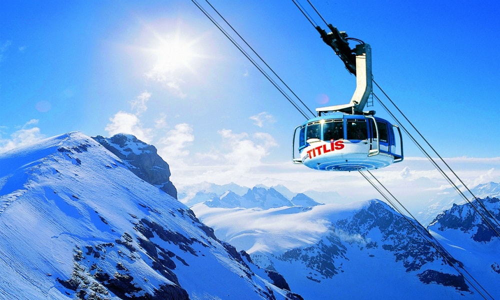 Trải nghiệm đi giữa mùa hè ở núi tuyết Titlis, Thụy Sĩ