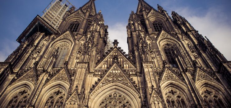 Nhà thờ Dom, trái tim linh thiêng của xứ Cologne xinh đẹp