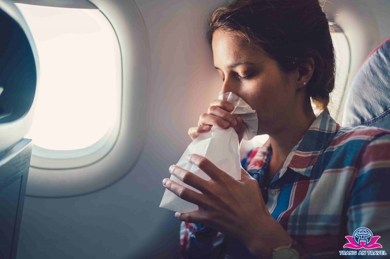 Say máy bay là nguyên nhân khiến hành trình du lịch gặp nhiều khó chịu với ai nhạy cảm...