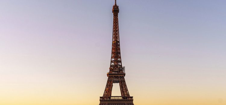 Tháp Eiffel đang xuống cấp trầm trọng?