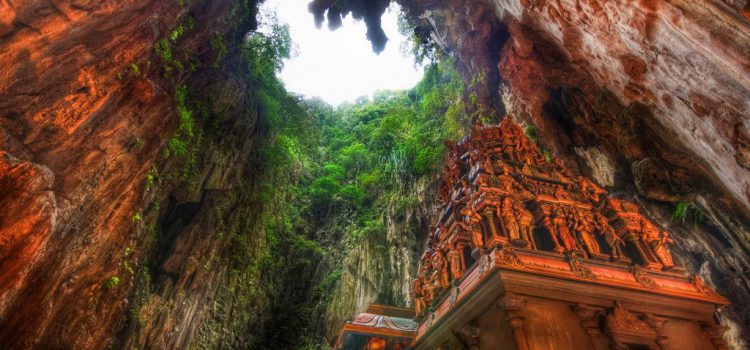 Thám hiểm động Batu: Chốn huyền ảo tâm linh ở Malaysia