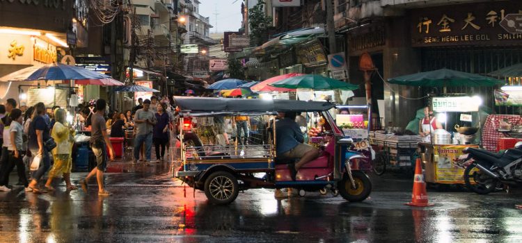 Trải nghiệm gì khi du lịch Bangkok vào ngày mưa?