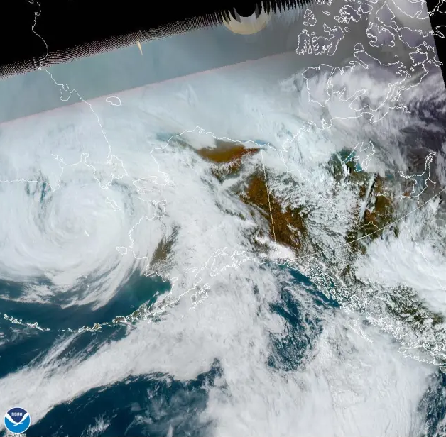Ảnh vệ tinh tàn dư siêu bão Merbok, một xoáy thuận ngoại nhiệt đới thuộc vùng biển Tây bắc Thái Bình Dương tấn công Alaska, Mỹ