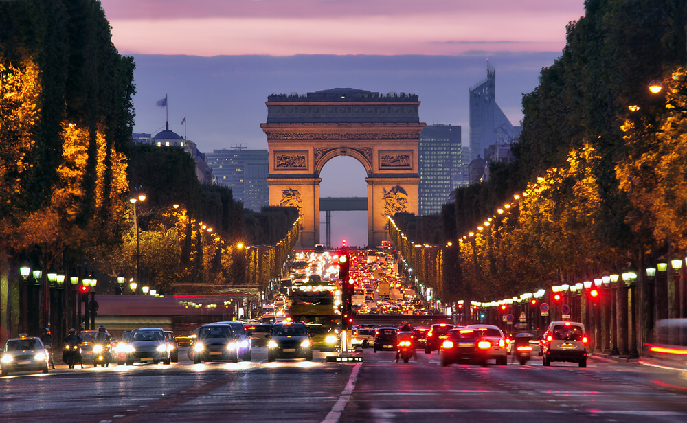 Paris, thành phố hoa lệ nổi tiếng của nước Pháp vẫn là điểm hẹn đáng mơ ước của nhiều du khách khắp thế giới.