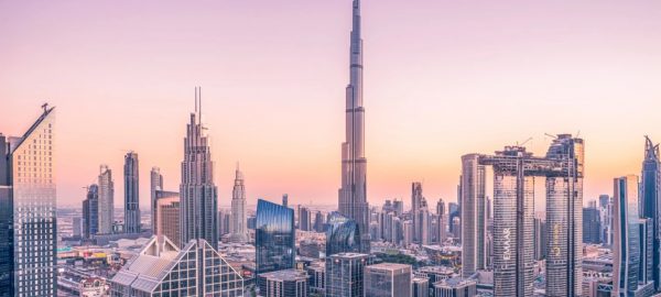 Burj Khalifa, tòa nhà cao nhất thế giới là biểu tượng của thành phố Dubai. Ảnh: ZQ Lee/Unsplash.