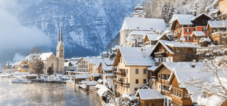 “Phải lòng” Hallstatt 7000 năm tuổi đẹp mê mẩn mùa tuyết rơi
